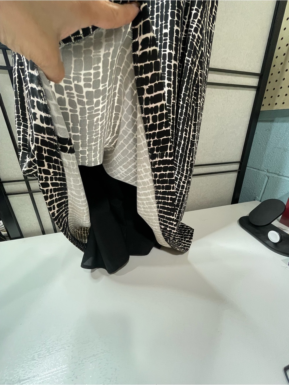 Max Mara Studio Black & White Geometric
Textured Shift Dress - Size M (IT 42) - Picture 5 of 7